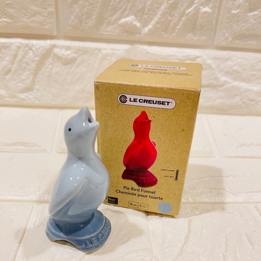 Le Creuset Pie Bird Funnel